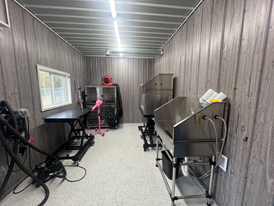 dog grooming clean facility